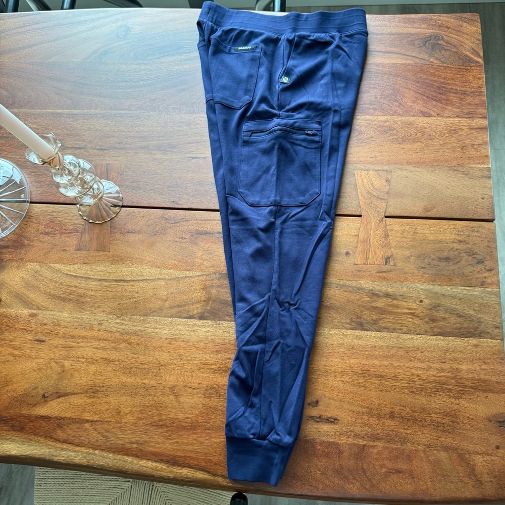 Jaanuu Rubi Slim UltraSOFT Scrub Jogger - Picture 9 of 12